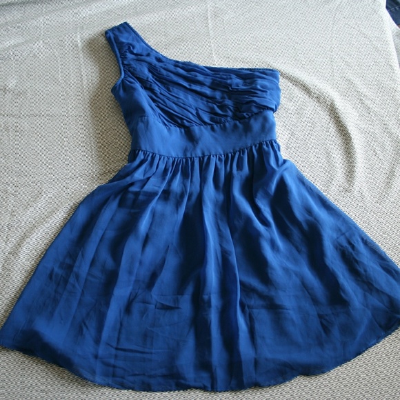 Jessica Simpson Dresses & Skirts - Cocktail dress Jessica Simpson Dresses & Skirts - Cocktail dress